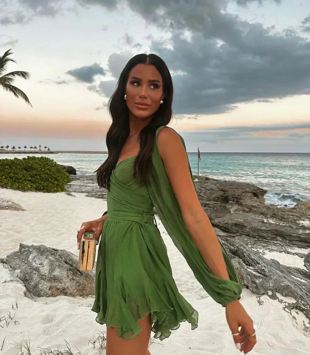 Speelse mini-jurk met ballonmouwen