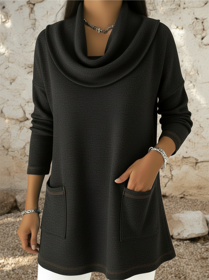 Sofie – Trui met colhals en voorzakken